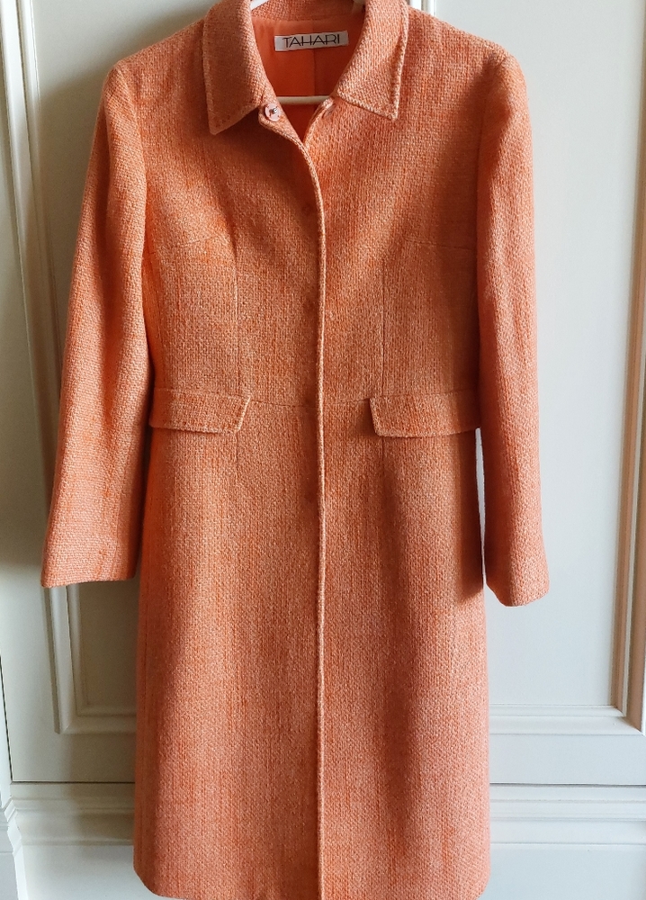 Tahari wool blend tweed coat with collar. Muted pastel orange. Small